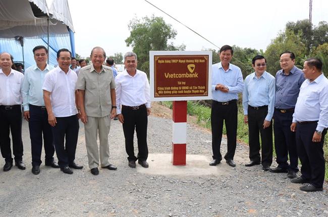 Khánh thành công trình đường giao thông tại tỉnh Long An do Vietcombank tài trợ kinh phí xây dựng 9 tỷ đồng