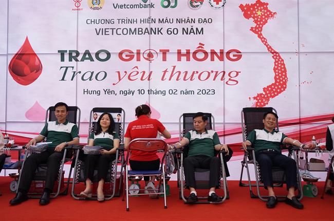 Vietcombank Hưng Yên tổ chức chương trình hiến máu tình nguyện “Vietcombank 60 năm: trao giọt hồng - trao yêu thương"
