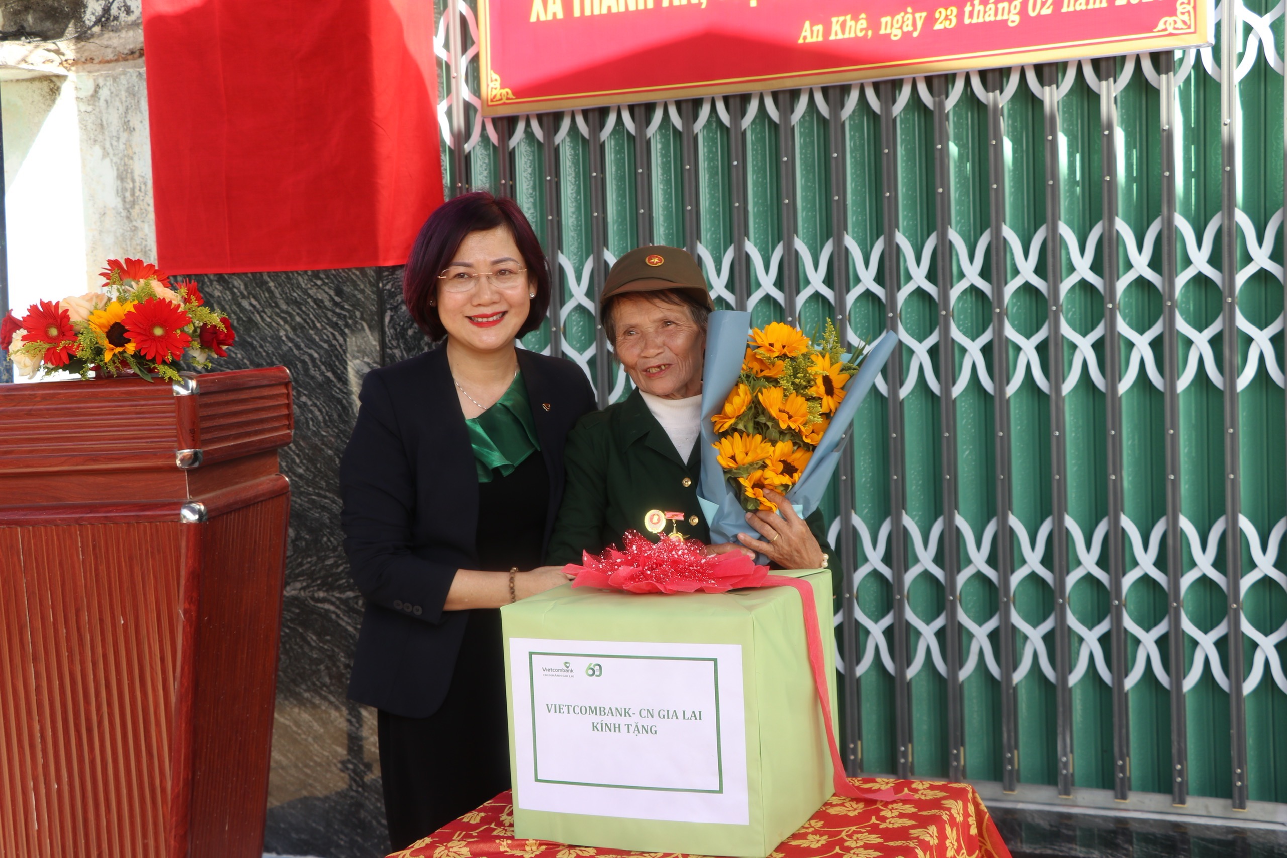 Vietcombank Gia Lai trao tặng nhà tình nghĩa cho gia đình thương binh trên địa bàn tỉnh