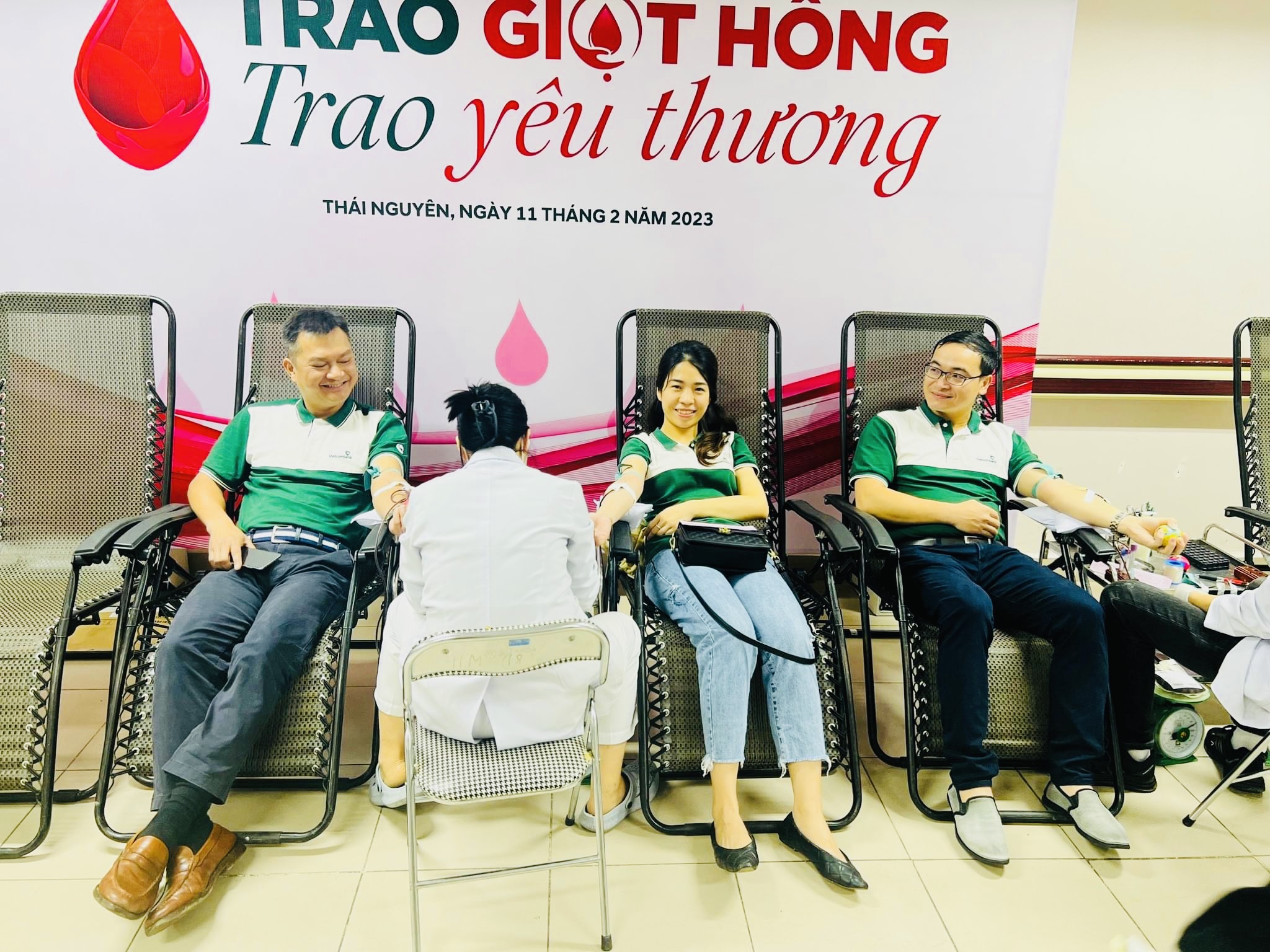 Đoàn cơ sở Vietcombank Thái Nguyên tổ chức chương trình hiến máu nhân đạo: “Vietcombank 60 năm: Trao giọt hồng - Trao yêu thương”