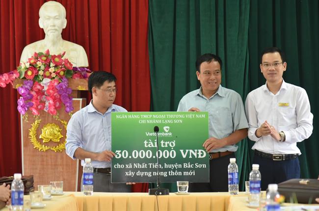 Vietcombank Lạng Sơn đồng hành trong xây dựng nông thôn mới