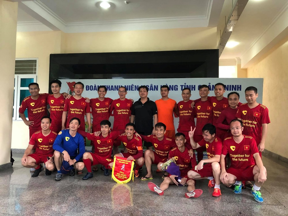 Vietcombank Hạ Long vô địch giải bóng đá đoàn viên thanh niên ngành Ngânhàng tỉnh Quảng Ninh lần thứ V năm 2018
