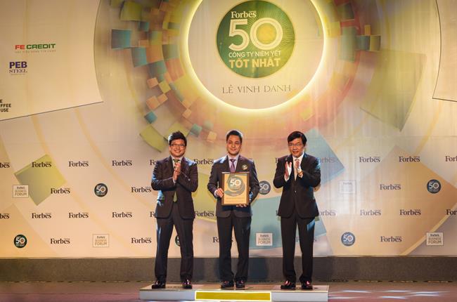 Vietcombank 6 năm liên tiếp được Forbes bình chọn trong Top 50 Công ty niêm yết tốt nhất Việt Nam