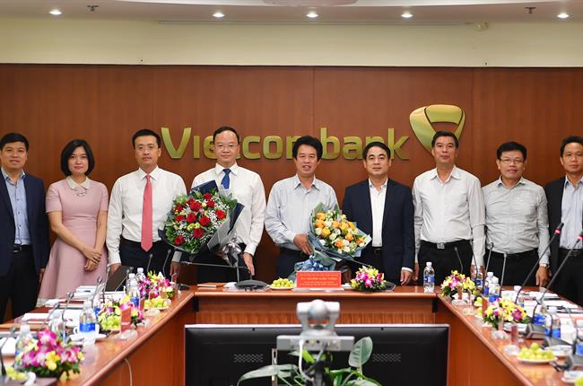 Đảng ủy Vietcombank tổ chức Hội nghị Ban Thường vụ Đảng ủy phiên họp tháng 11/2018
