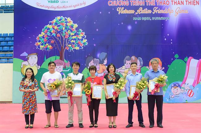 Đoàn Thanh niên Vietcombank Nam Định hưởng ứng ngày hội Việt Nam nhận thức về Tự Kỷ