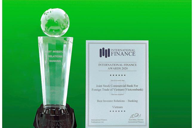 Vietcombank tiếp tục được vinh danh với 2 giải thưởng quốc tế uy tín