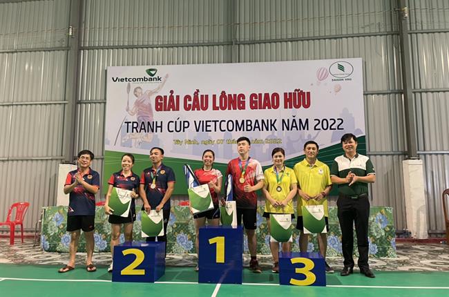 Vietcombank Tây Ninh tổ chức “Giải cầu lông giao hữu các doanh nghiệp KCN Phước Đông, tranh cúp Vietcombank, năm 2022”