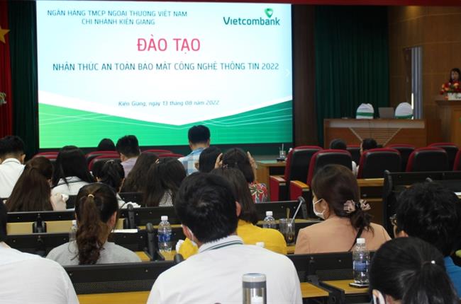 Vietcombank Kiên Giang tổ chức hội thảo “Tự đánh giá rủi ro & các chốt kiểm soát” và “Đào tạo nhận thức an toàn bảo mật CNTT” 