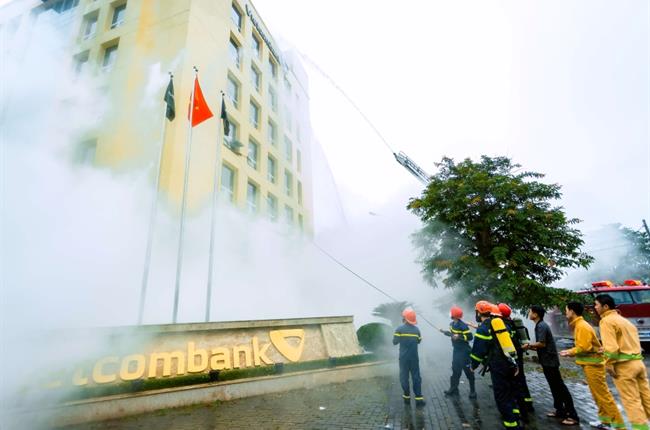 Vietcombank Kon Tum diễn tập phương án phòng cháy chữa cháy và cứu nạn cứu hộ năm 2022