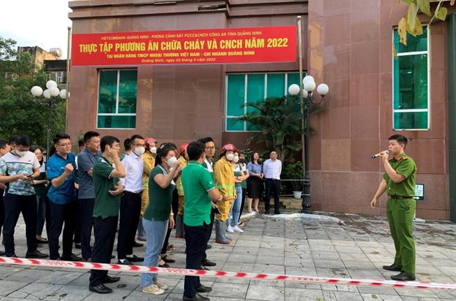 Vietcombank Quảng Ninh thực tập phương án phòng cháy chữa cháy và cứu nạn cứu hộ năm 2022