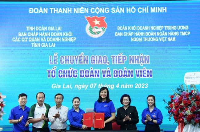 Đoàn cơ sở Vietcombank Gia Lai và Chi đoàn Vietcombank Bắc Gia Lai tổ chức lễ chuyển giao, tiếp nhận tổ chức Đoàn và đoàn viên về Đoàn thanh niên Vietcombank