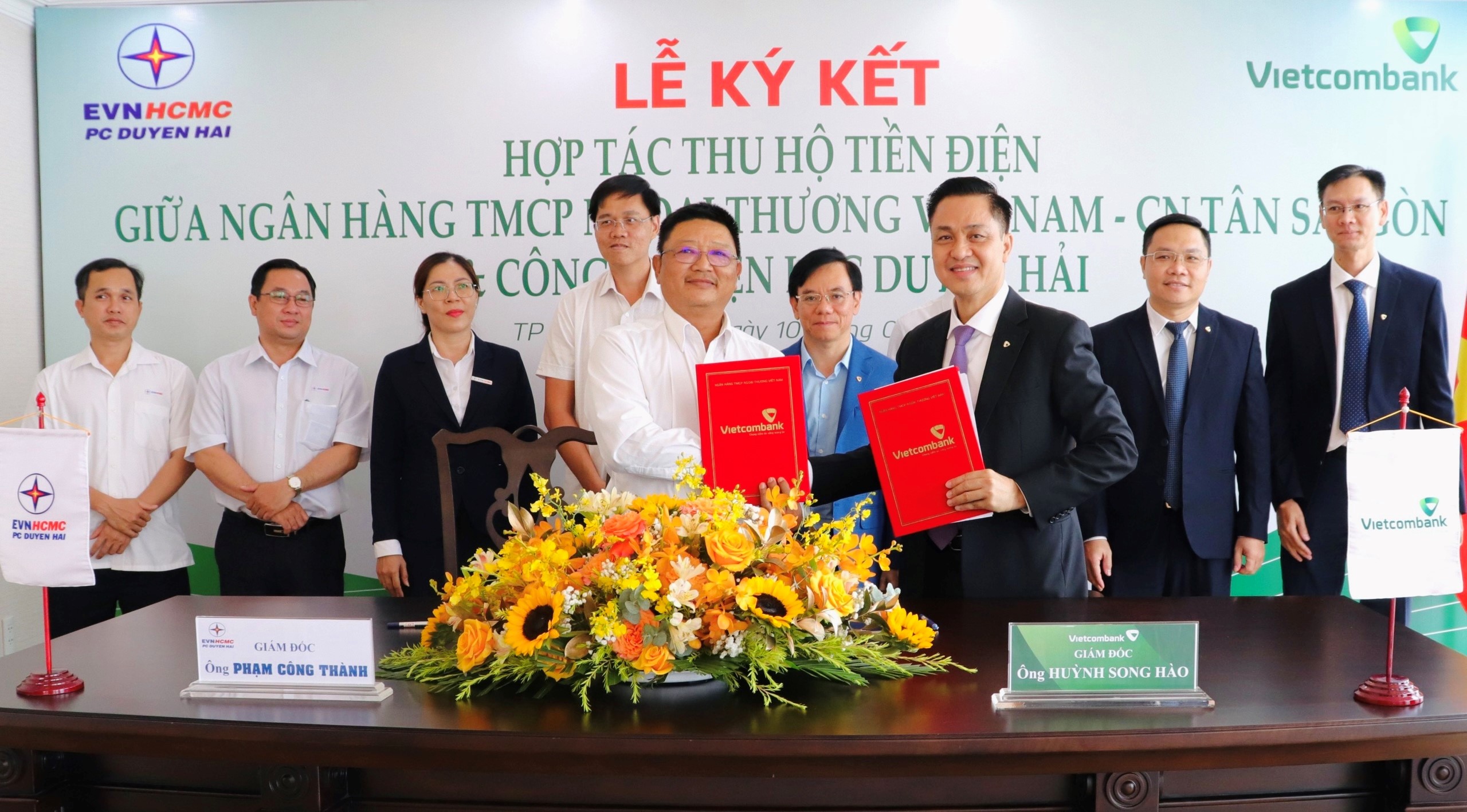 Vietcombank Tân Sài Gòn ký kết hợp tác thu hộ tiền điện với Công ty điện lực Duyên Hải