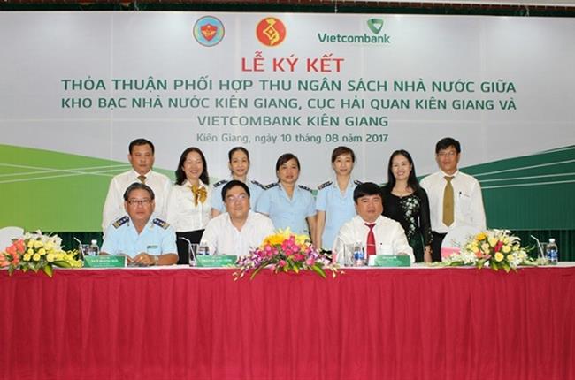 Vietcombank Kiên Giang ký kết Thỏa thuận phối hợp thu Ngân sách Nhà nước với Kho bạc Nhà nước Kiên Giang và Cục Hải quan Kiên Giang