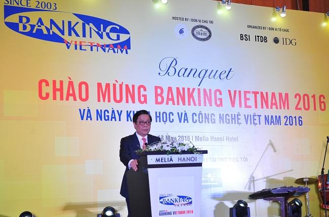 Vietcombank được Thống đốc tặng Bằng khen đối với những đóng góp cho KH&CN ngành Ngân hàng