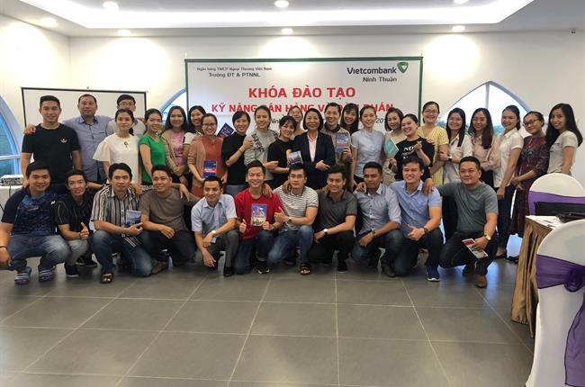Vietcombank Ninh Thuận tổ chức khóa đào tạo “Kỹ năng bán hàng và đàm phán”