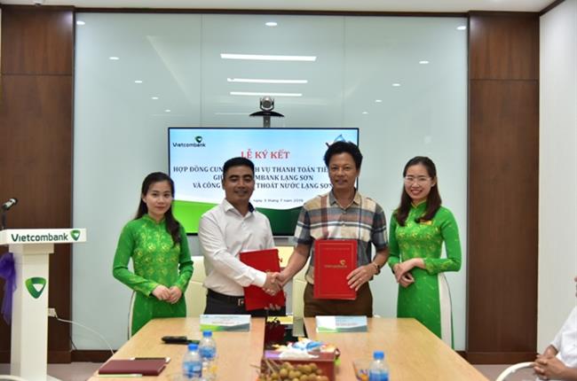 Vietcombank Lạng Sơn tiên phong cung cấp dịch vụ thu tiền nước trên địa bàn tỉnh 
