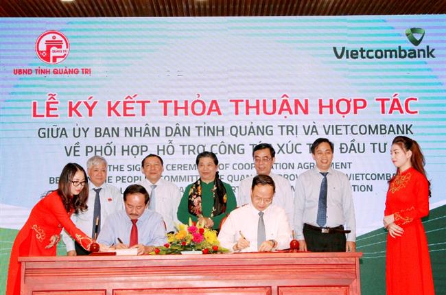 Vietcombank ký kết thỏa thuận hợp tác với UBND tỉnh Quảng Trị về phối hợp, hỗ trợ công tác xúc tiến đầu tư
