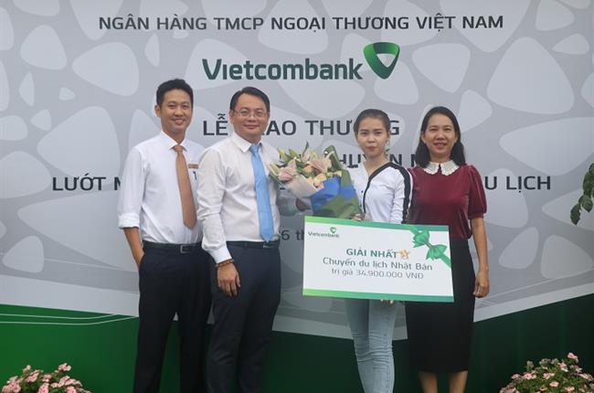 Vietcombank Cần Thơ tổ chức trao thưởng CTKM “Lướt Mobile Banking – Rinh ngay quà du lịch”
