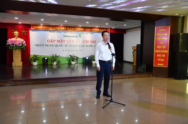 Ban Lãnh đạo Vietcombank gặp mặt cán bộ cán bộ hưu trí nhân ngày Quốc tế Người cao tuổi