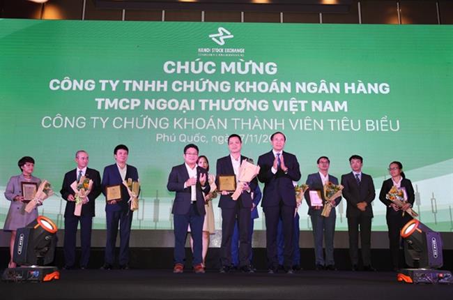 Sở giao dịch Chứng khoán Hà Nội vinh danh Công ty TNHH Chứng khoán Ngân hàng TMCP Ngoại thương Việt Nam – VCBS là thành viên tiêu biểu giai đoạn 2018 - 2019