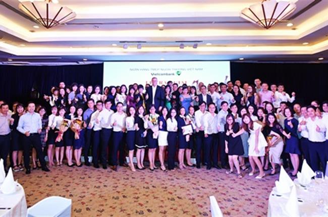 Vietcombank tổ chức Lễ trao giải thi đua bán SPDV ngân hàng bán lẻ quý III/2019 tại thành phố Hồ Chí Minh