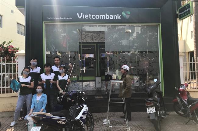 Đoàn thanh niên Vietcombank Đắk Lắk tổ chức hoạt động “Ngày Chủ nhật xanh”