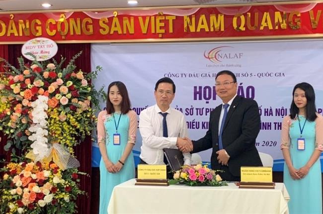 Vietcombank Hoàn Kiếm và NALAF ký kết thỏa thuận hợp tác để triển khai các dịch vụ đấu giá trực tuyến đầu tiên ở Việt Nam