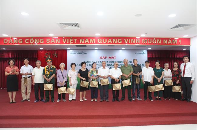 Vietcombank Sở giao dịch tổ chức lễ kỷ niệm 73 năm ngày thương binh liệt sỹ