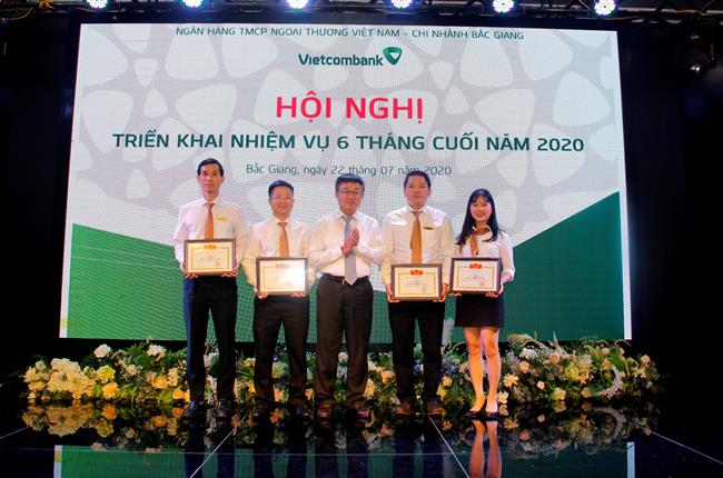 Vietcombank Bắc Giang tổ chức thành công Hội nghị triển khai nhiệm vụ 6 tháng cuối năm 2020