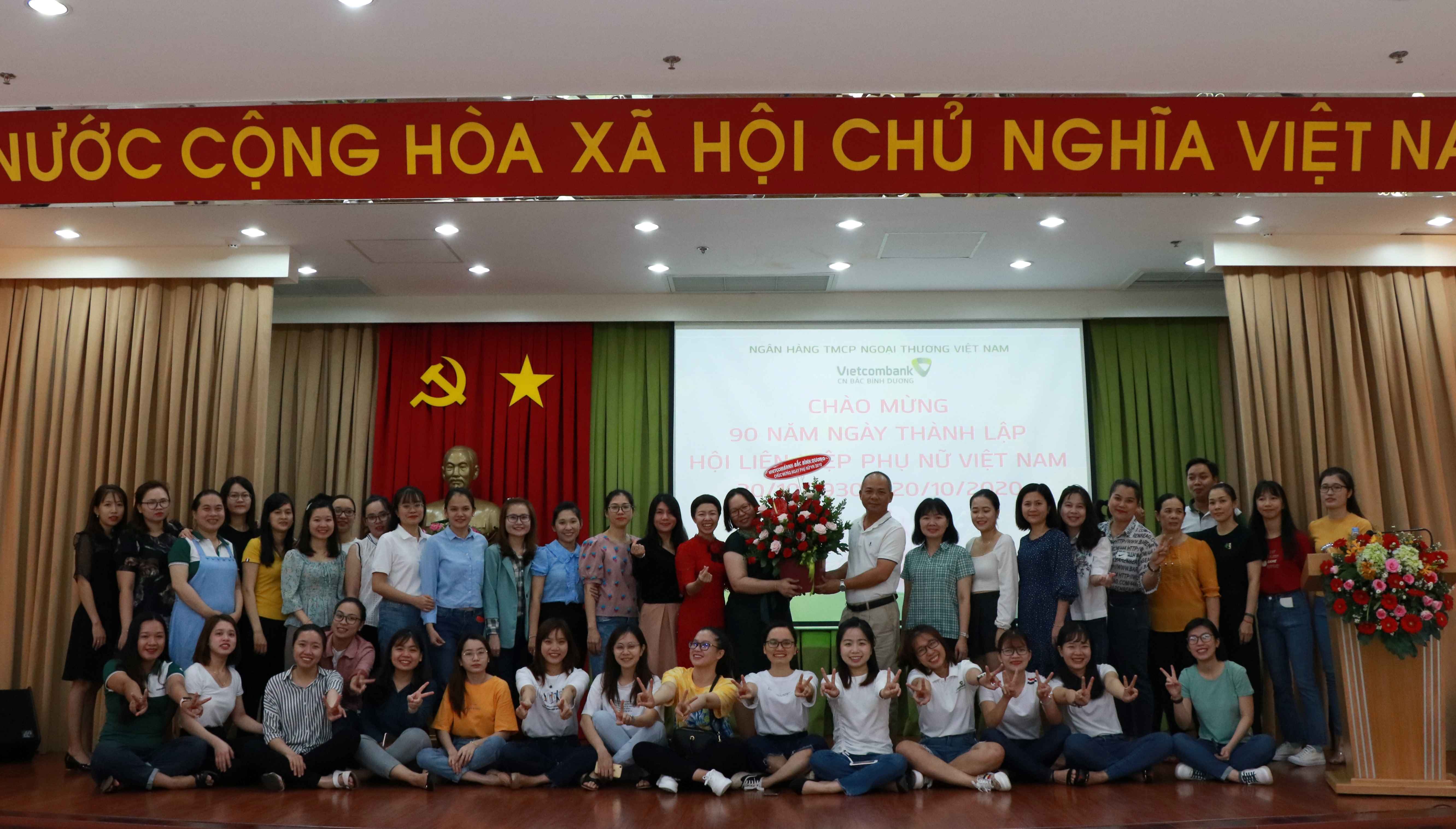 Đoàn cơ sở Vietcombank Bắc Bình Dương chào mừng 90 năm ngày thành lập Hội liên hiệp phụ nữ Việt Nam