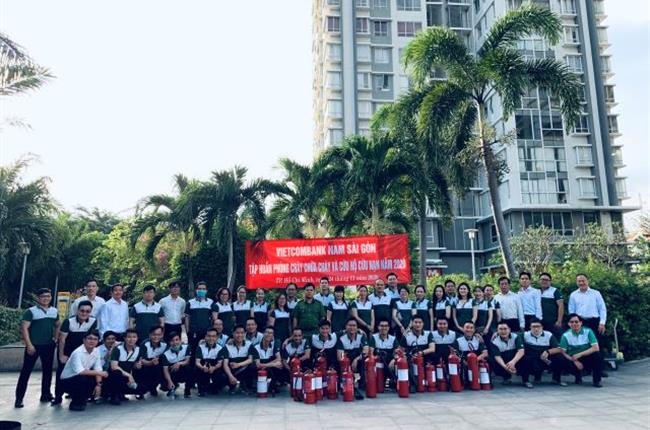 Vietcombank Nam Sài Gòn tổ chức tập huấn phòng cháy chữa cháy và cứu hộ cứu nạn