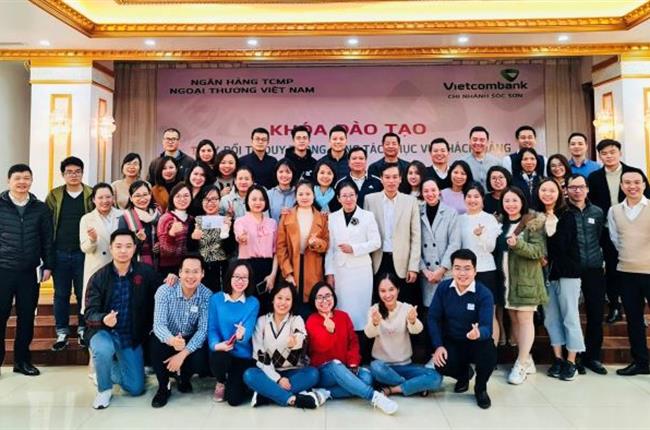 Vietcombank Sóc Sơn tổ chức khóa đào tạo “Thay đổi tư duy trong công tác phục vụ khách hàng”