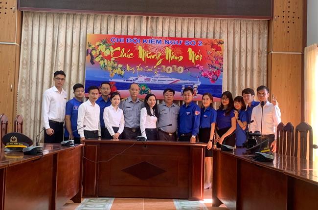 Chi đoàn cơ sở Vietcombank Vũng Tàu  chia tay các chiến sỹ Chi đội Kiểm ngư số 2 nhận nhiệm vụ tại quần đảo Trường Sa dịp Tết Canh Tý 2020