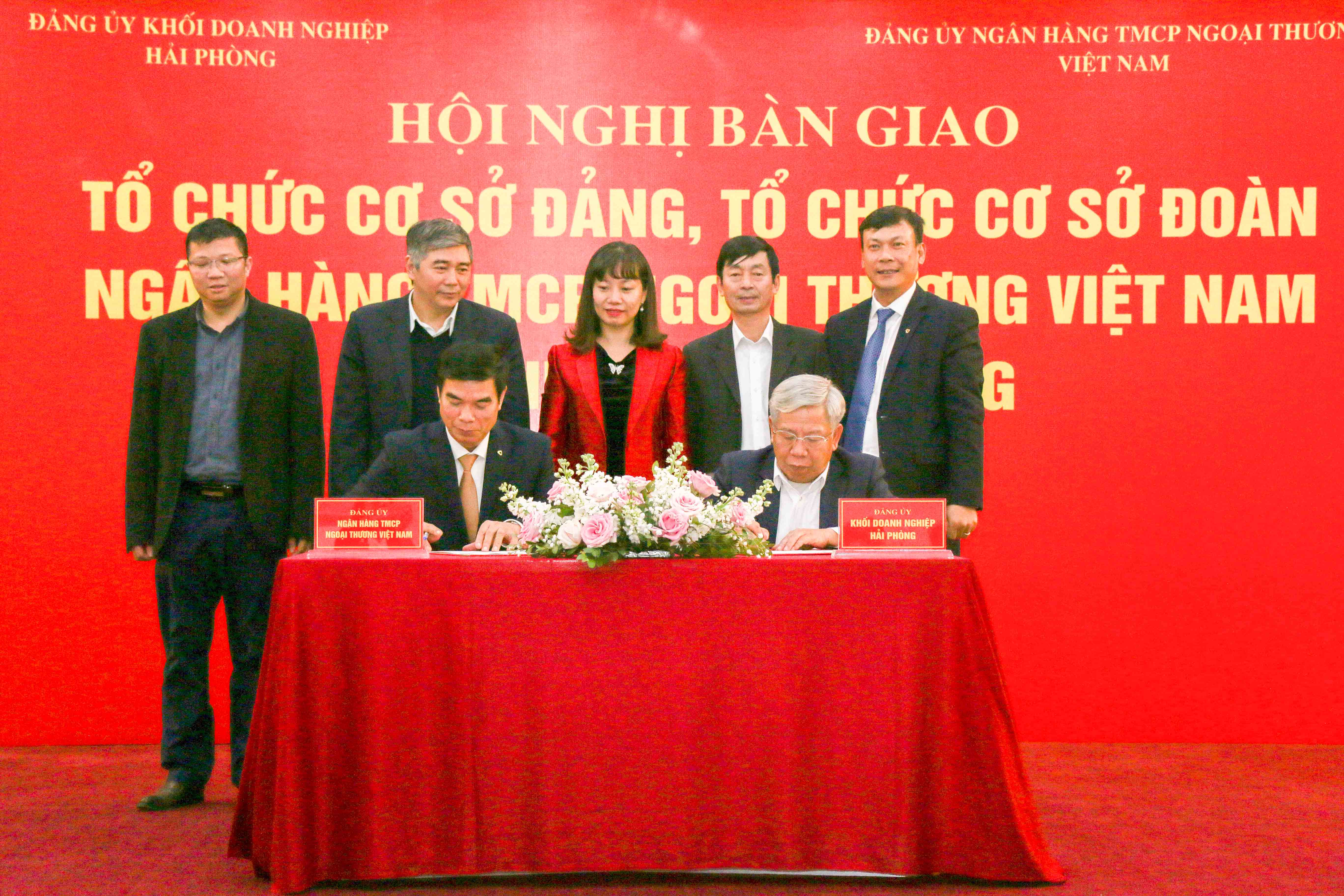 Vietcombank Hải Phòng tổ chức hội nghị bàn giao, tiếp nhận tổ chức cơ sở Đảng và tổ chức cơ sở Đoàn 