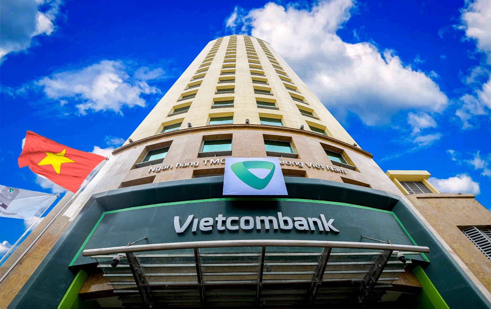 Vietcombank tiếp tục vào danh sách 50 công ty niêm yết tốt nhất năm 2023 do Forbes công bố 