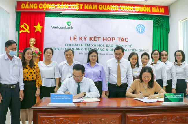 Vietcombank Tiền Giang ký kết chi BHXH, BHYT với Bảo hiểm xã hội tỉnh Tiền Giang