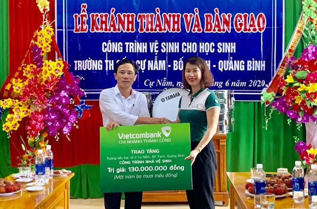 Vietcombank Thành Công trao tặng công trình an sinh xã hội tại Quảng Bình  