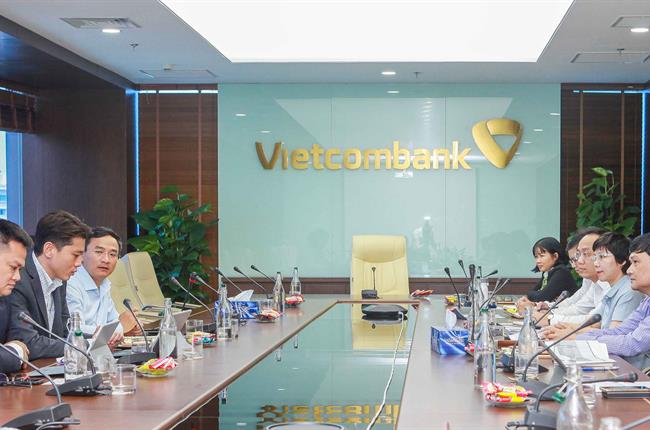 Vietcombank Sở giao dịch tiếp và làm việc với đoàn Lãnh đạo công ty TNHH Bảo hiểm Nhân thọ FWD Việt Nam