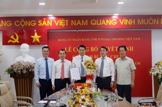 Lễ công bố quyết định chỉ định Bí thư Chi bộ Vietcombank Tây Sài Gòn