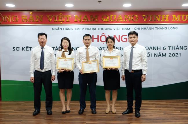 Vietcombank Thăng Long tổ chức hội nghị sơ kết công tác đảng và hoạt động kinh doanh 6 tháng đầu năm 2021