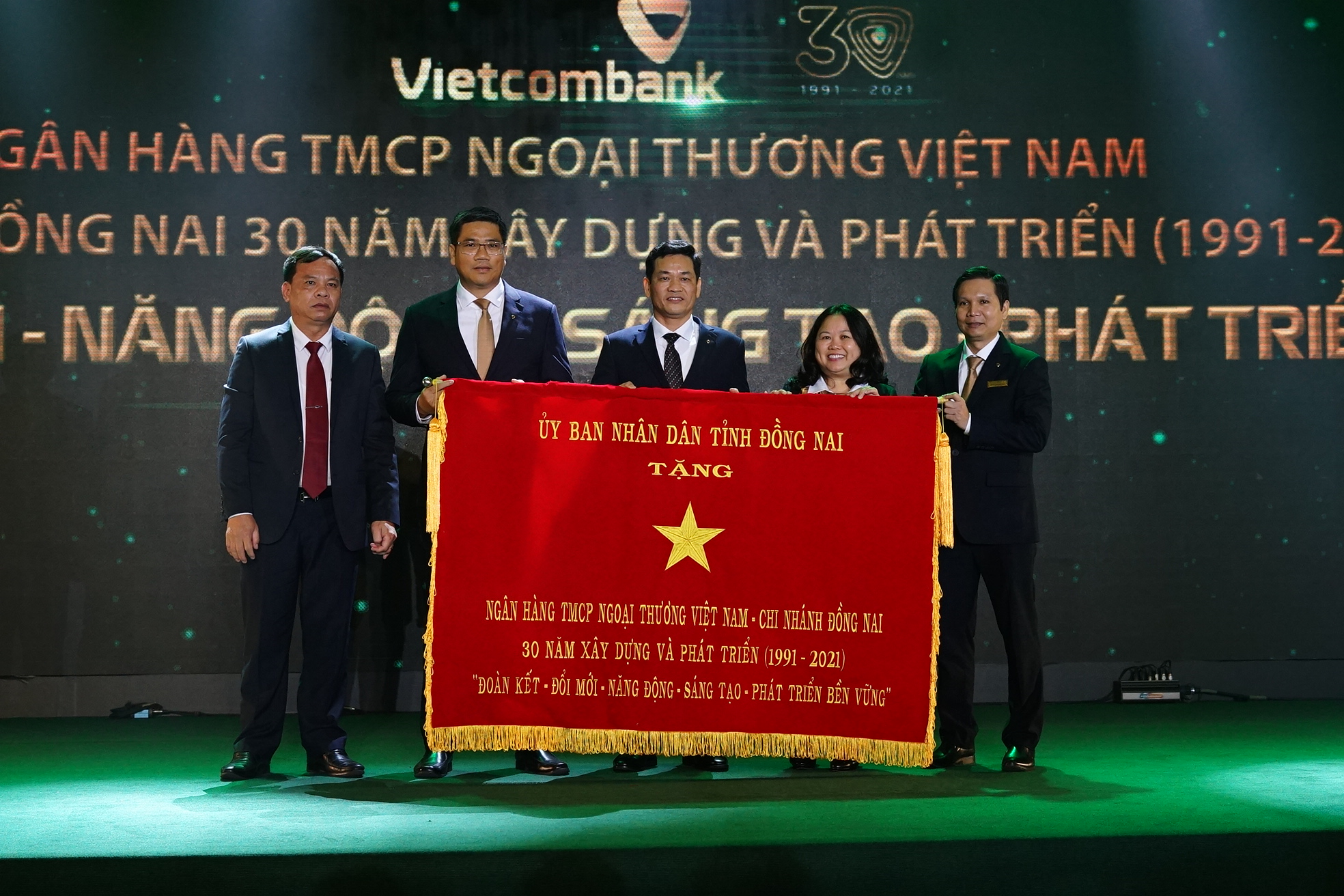 Vietcombank Đồng Nai kỷ niệm 30 năm thành lập và Hội nghị khách hàng năm 2021