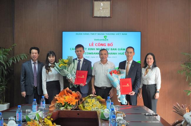 Vietcombank công bố các quyết định nhân sự Ban Giám đốc Vietcombank chi nhánh Huế