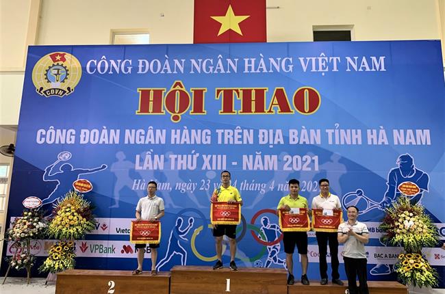 Vietcombank Hà Nam vô địch bóng đá nam tại hội thao công đoàn ngân hàng trên địa bàn tỉnh Hà Nam năm 2021