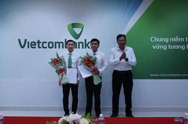 Vietcombank Bến Tre bổ nhiệm nhân sự lãnh đạo PGD Mỏ Cày Nam và PGD Chợ Lách