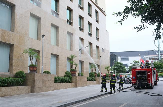 Thực tập phương án chữa cháy và cứu nạn, cứu hộ tại tòa nhà Trụ sở chính Vietcombank