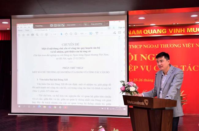 Vietcombank tổ chức Hội nghị tập huấn công tác Đảng năm 2021