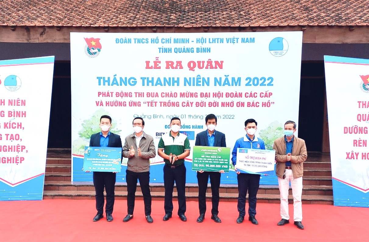 Vietcombank Quảng Bình hỗ trợ kinh phí xây dựng Nhà nhân ái