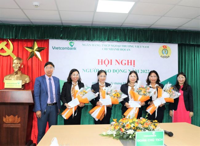 Vietcombank Hội An tổ chức thành công hội nghị Người lao động năm 2022
