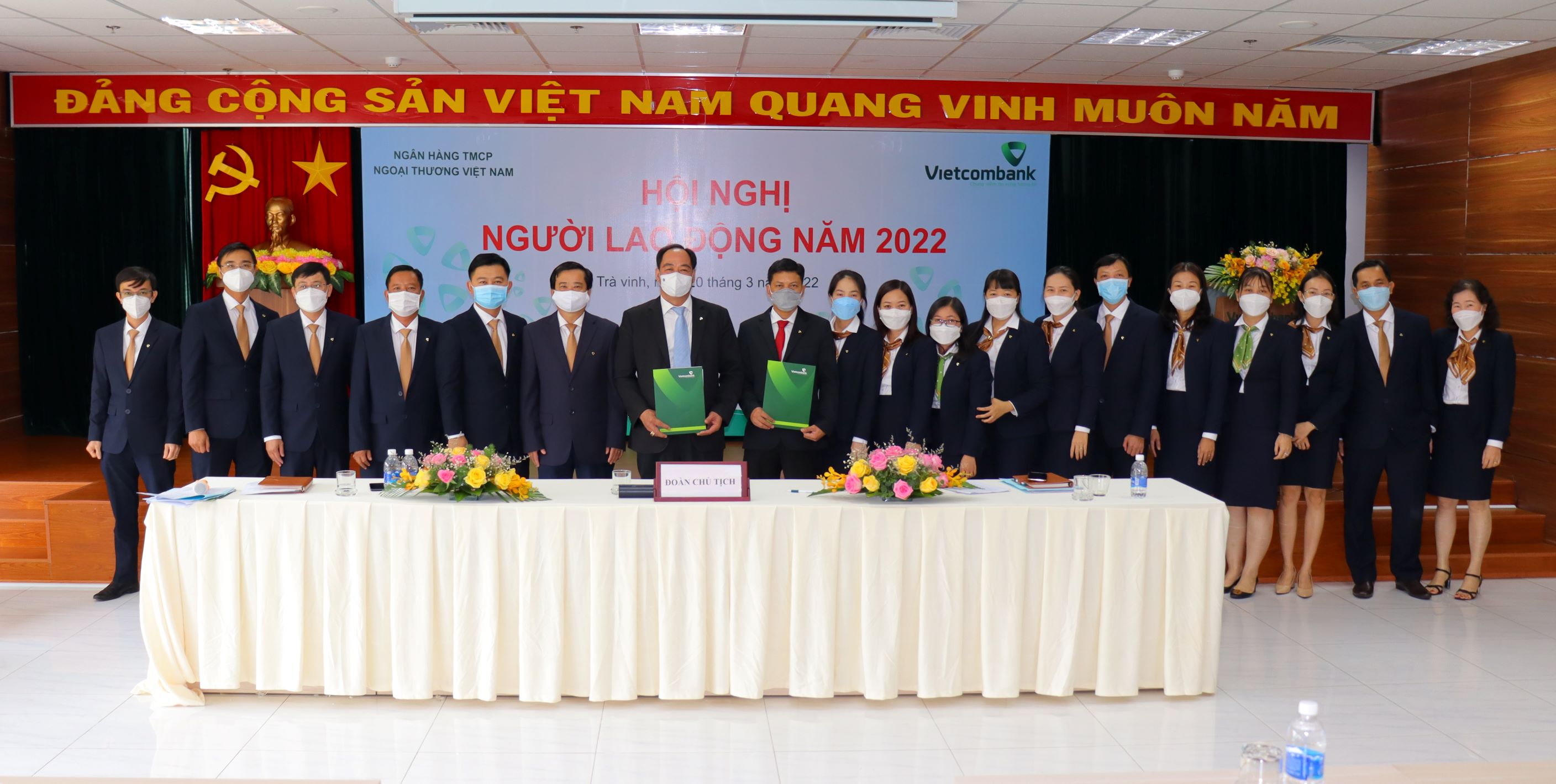Vietcombank Trà Vinh tổ chức thành công Hội nghị Người lao động năm 2022