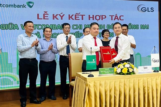 Lễ ký kết thỏa thuận hợp tác giữa Vietcombank Đông Đồng Nai và Công ty TNHH dịch vụ Tiếp vận toàn cầu (GLS)